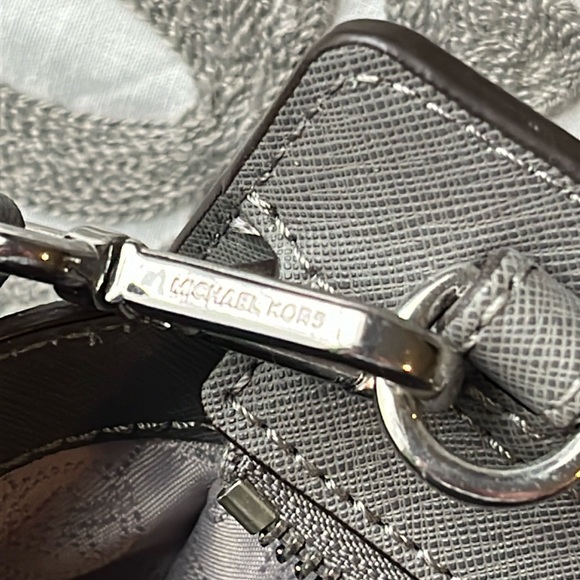 EUC Michael Kors Leather Handbag - Picture 9 of 14